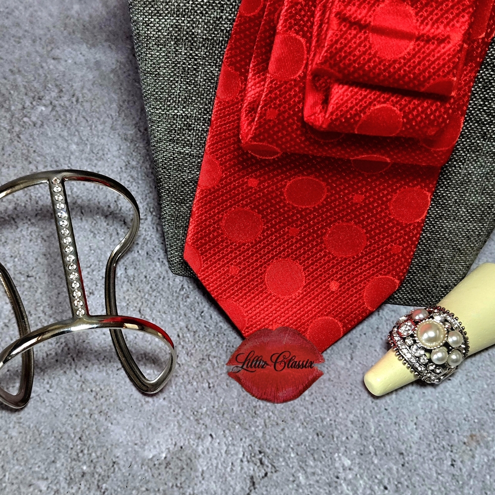Chic Red Tie Necklace Set - Picture 3 of 5